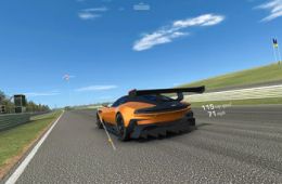 Скриншот из игры «Real Racing 3»