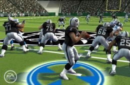 Скриншот из игры «Madden NFL 09»